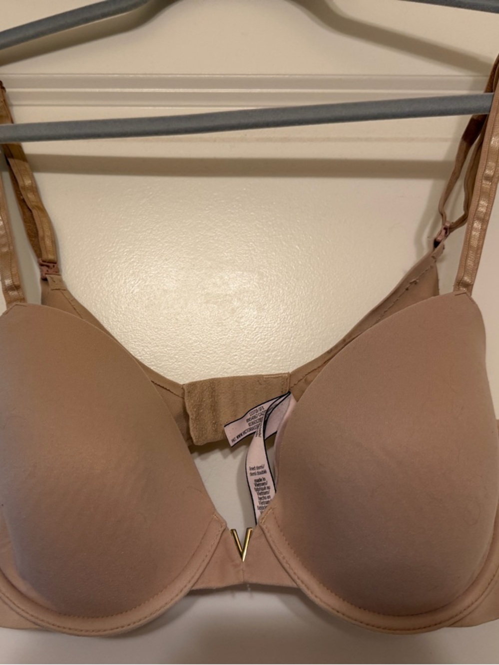 Victoria’s Secret Nude Bombshell Push-Up Bra Sz 32DD